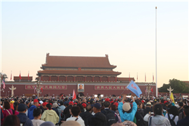 生在紅旗下，長在春風(fēng)里